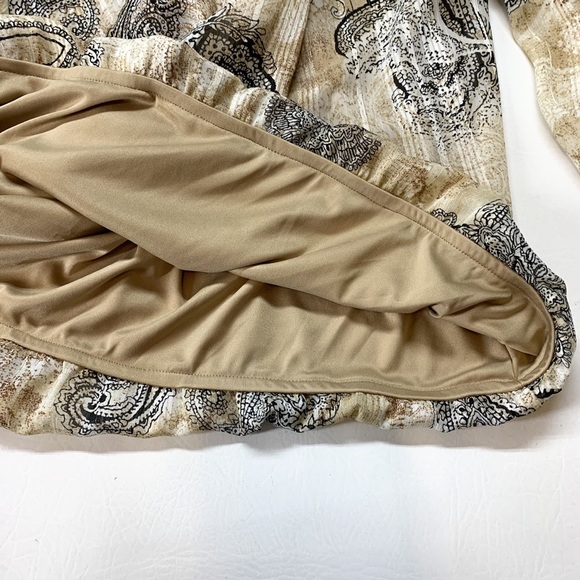 DB Established 1962 Bubble Hem Sheer Lined Blouse - Picture 7 of 10